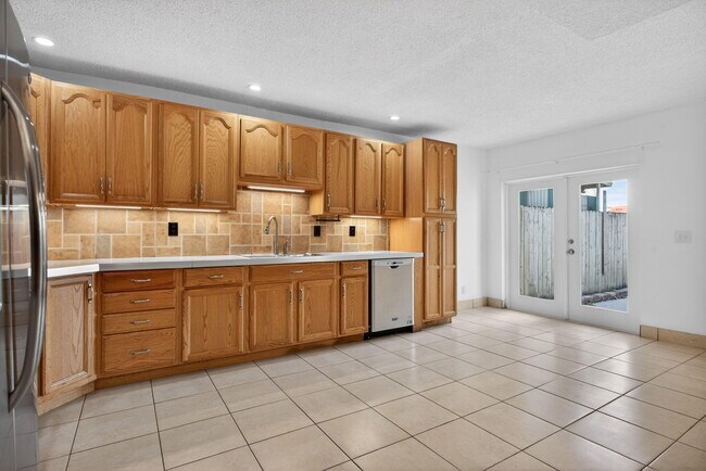 Building Photo - 7599 NW 73rd Terrace