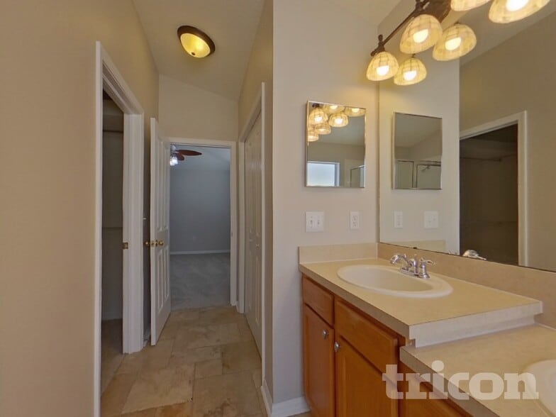 Building Photo - 3523 Hunting Creek Loop