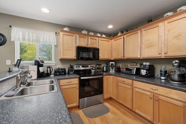 Building Photo - 2109 Blue Wing Dr
