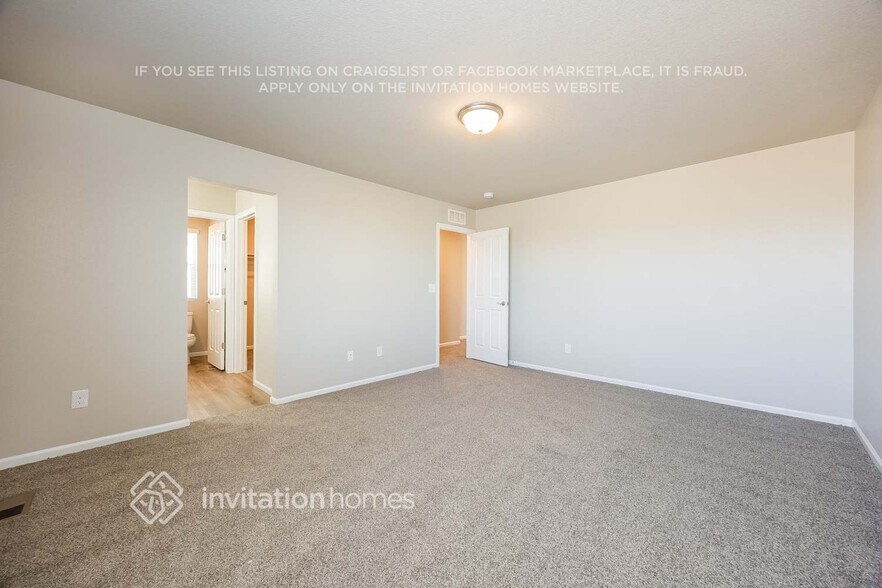 Building Photo - 11137 House Finch Ln