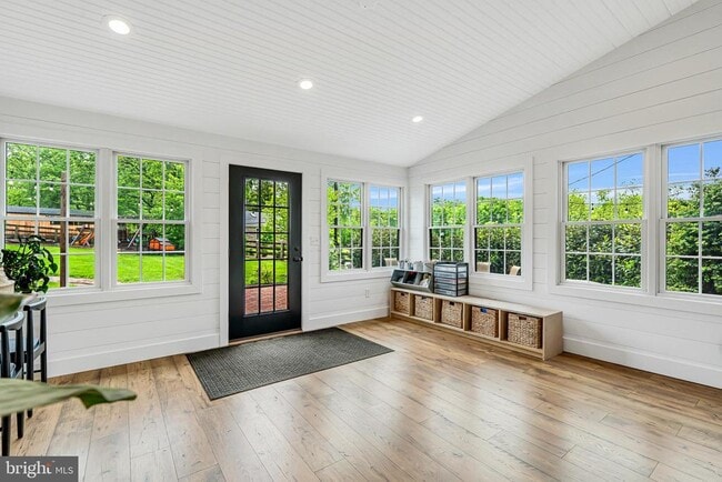 Building Photo - 2406 Upper Ridge Rd