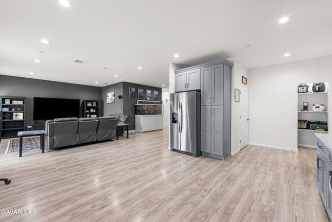 Building Photo - 4Bdrm+Bonus Can Be a 5th Bdrm, 2.5 Bath Home Available Now...$2500 Monthly Rent