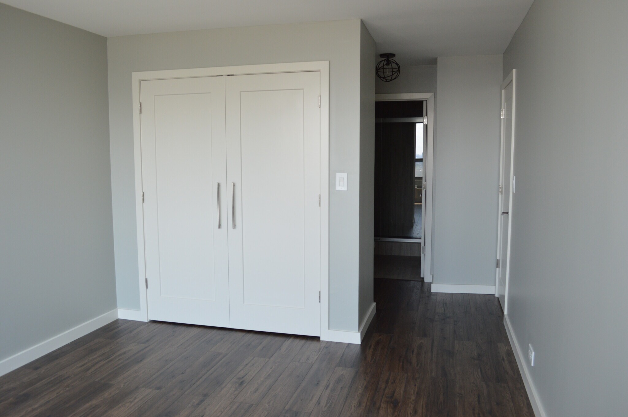 Master bedroom - 5100 N Marine Dr