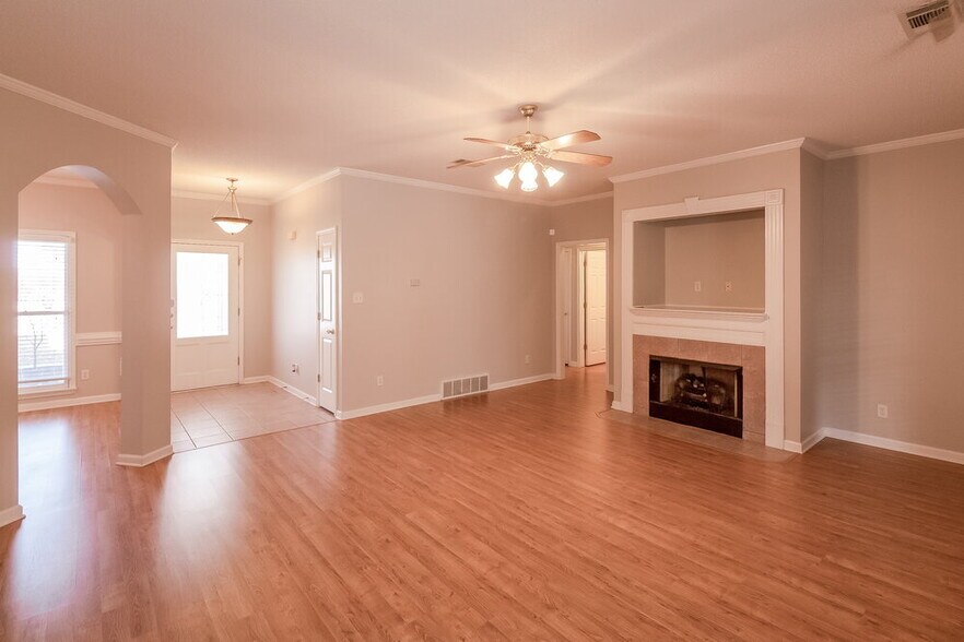 Building Photo - 2064 Milbrey St