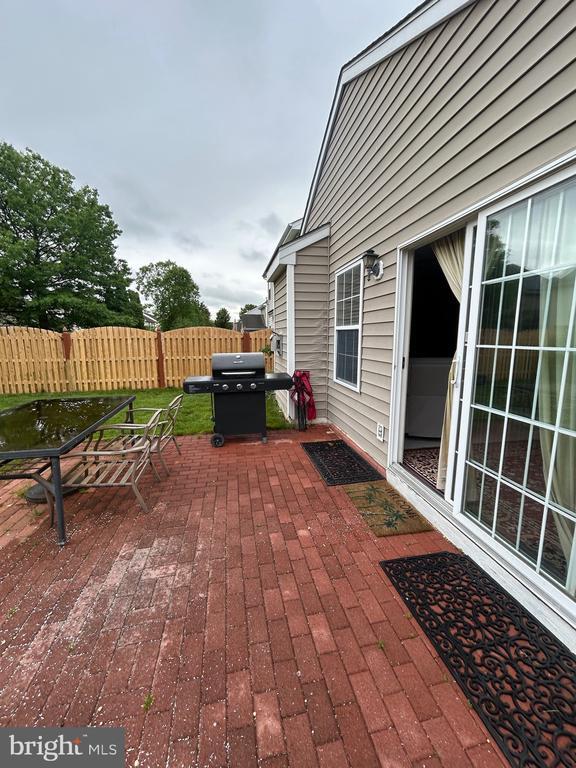 Building Photo - 21 Fieldcrest Dr