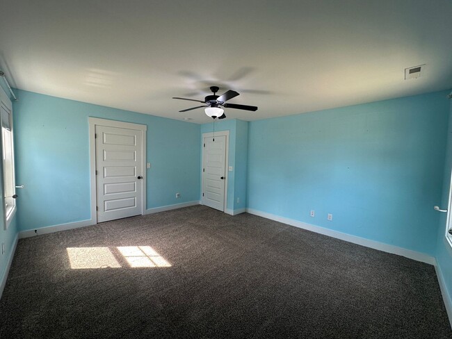 Building Photo - 238 E Ivybridge Dr