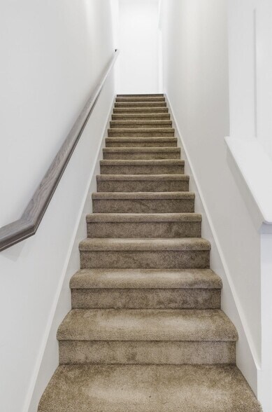 Building Photo - 1170 Dickerson Rd