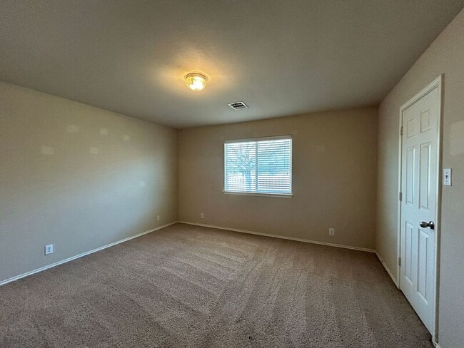 Building Photo - 18520 Mammoth Cave Blvd