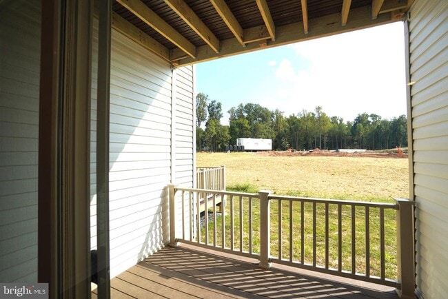 Building Photo - 612 America Dr