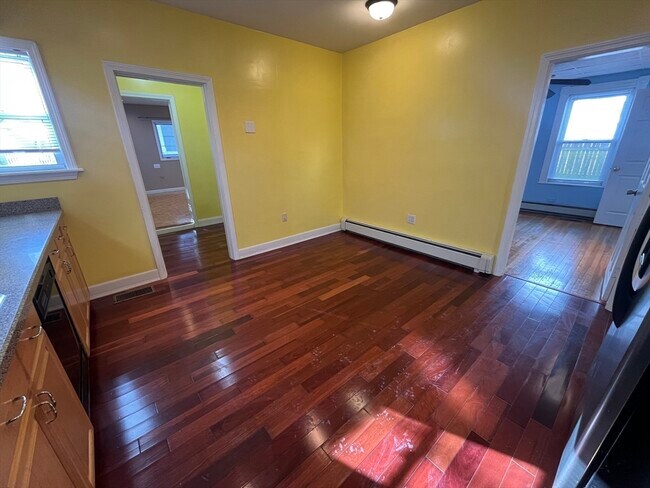 Building Photo - 6 Eliot St