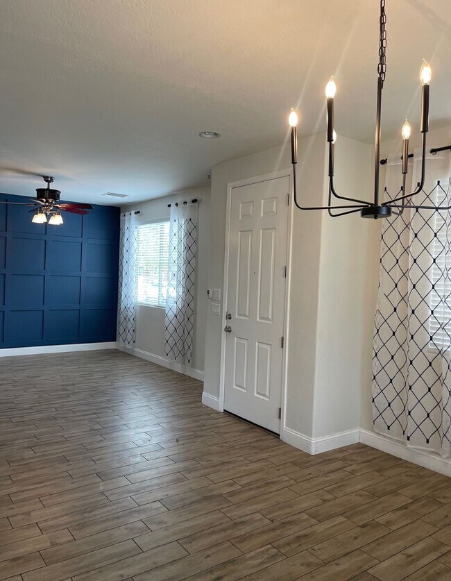 Building Photo - 3 BD IN POWER RANCH