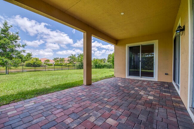 Building Photo - 172 Manor Cir