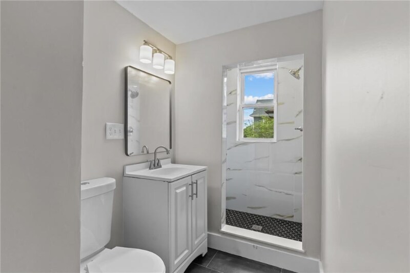 Building Photo - 382 Orms St