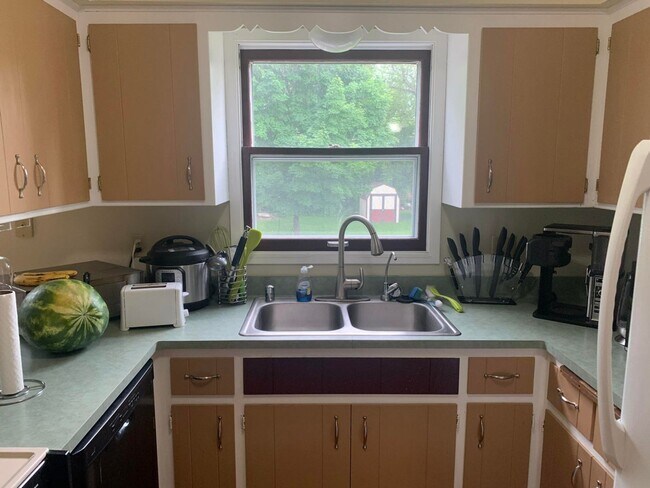 Building Photo - 138-140 Huntington Rd