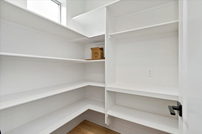 Building Photo - BRAND NEW 3 bed 3.5 bath townhouse