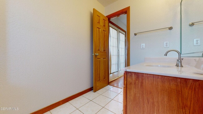 Building Photo - 9033 Leo St