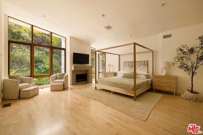 Building Photo - 3600 Mandeville Canyon Rd