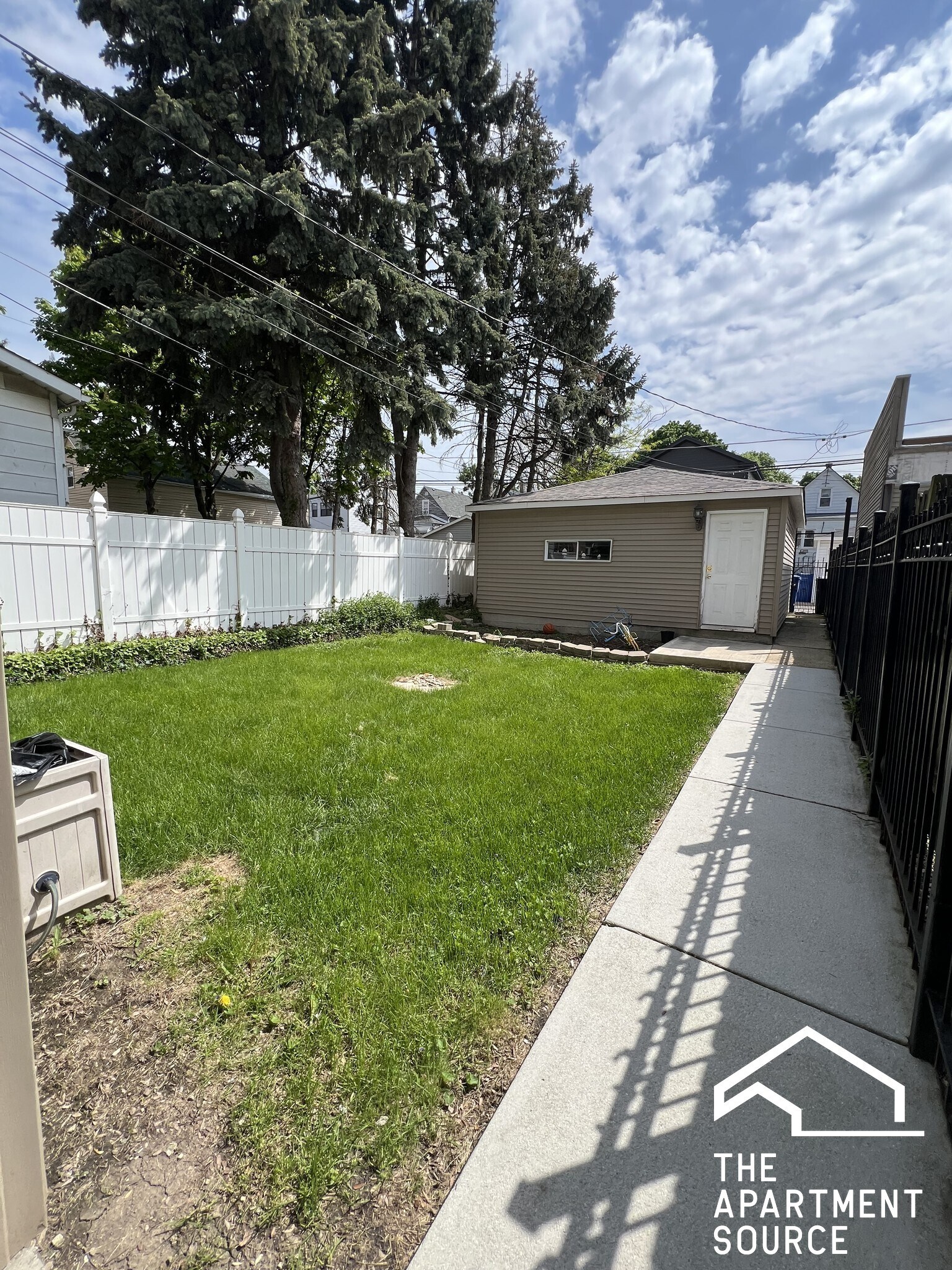 Building Photo - 4319 N Lawndale Ave