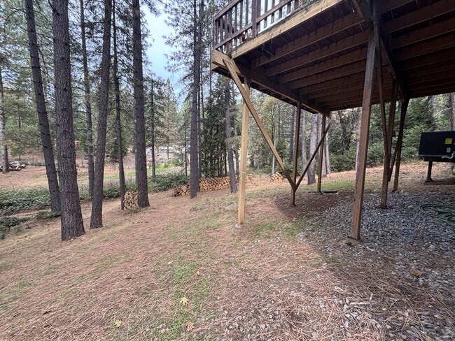 Building Photo - 3/2 on 3/4 acre lot near Holiday Market for rent!