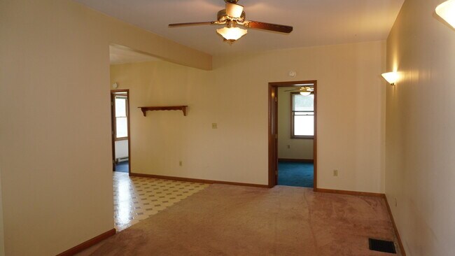 Building Photo - 758 Hudson Ave