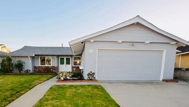 Building Photo - 1360 Gardenia St
