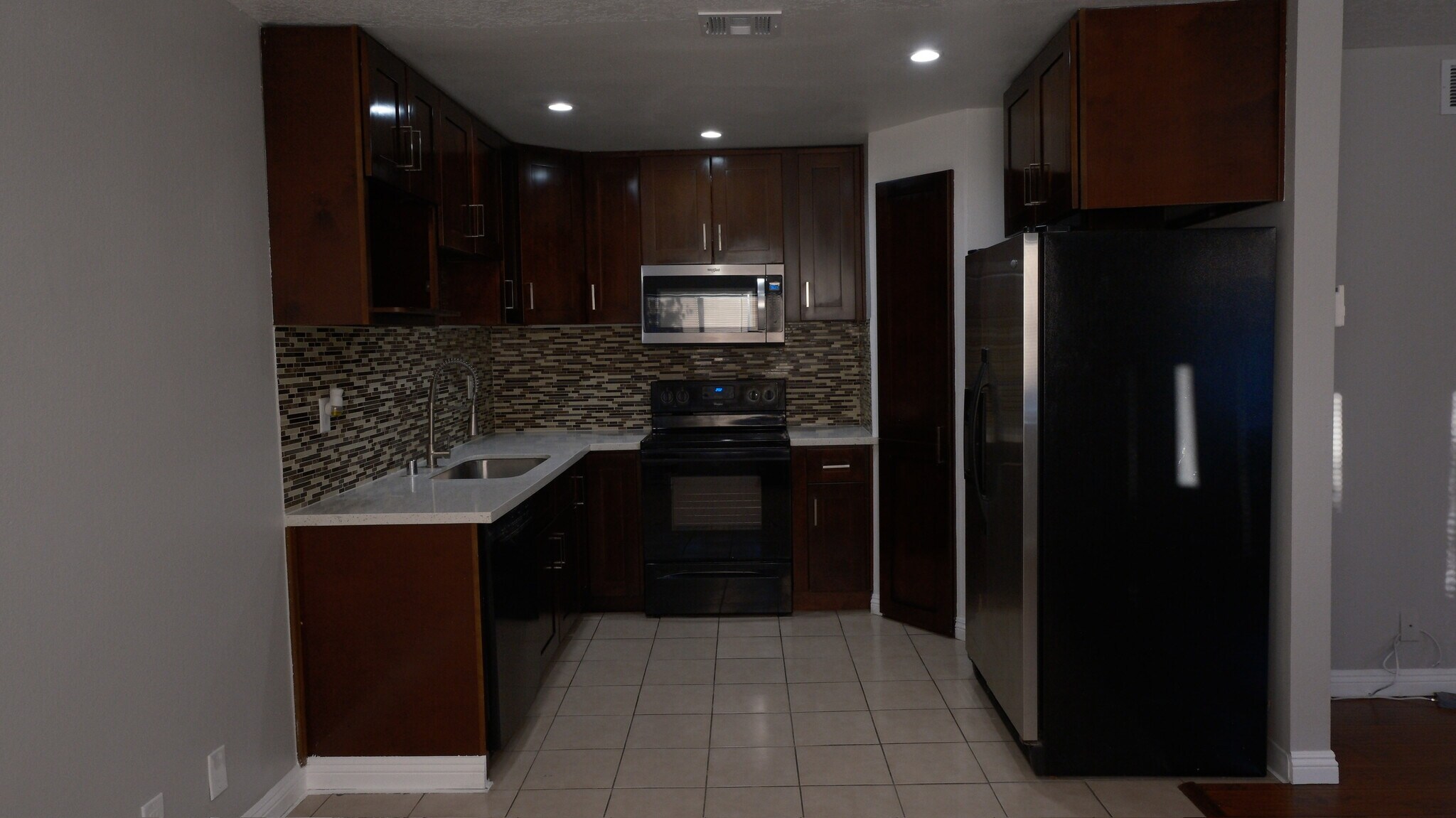 Building Photo - 18555 Collins St