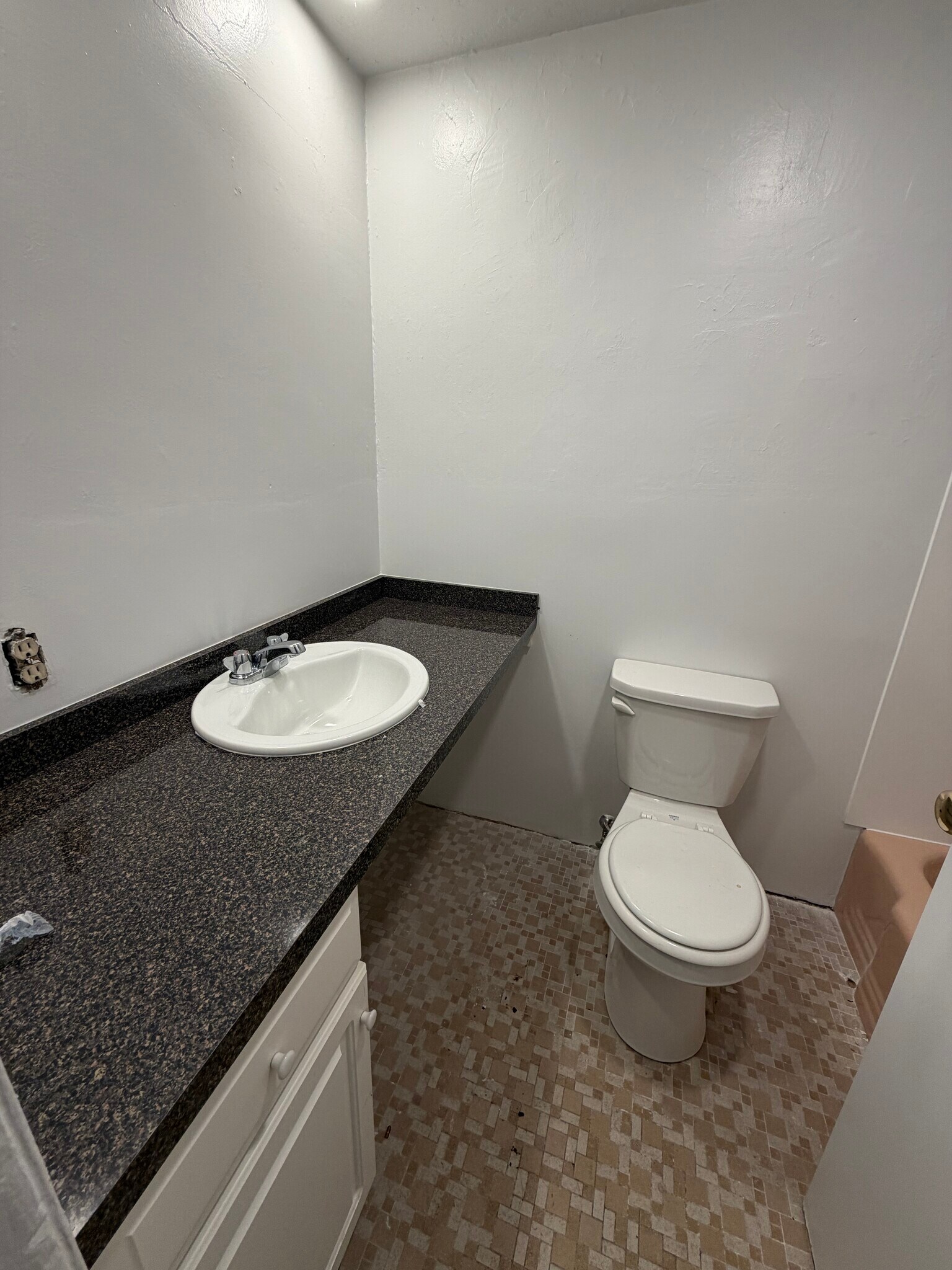 Building Photo - 306 Tappan St