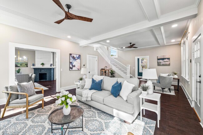 Building Photo - 2843 Oak St