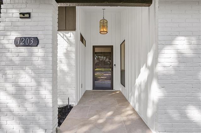 Building Photo - 1203 Edgewood Dr