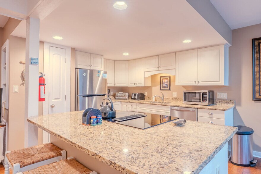 Building Photo - 183 Beachwalk Villa