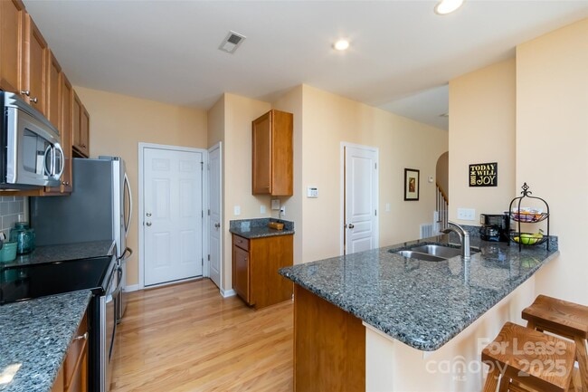 Building Photo - 1042 Kensrowe Ln