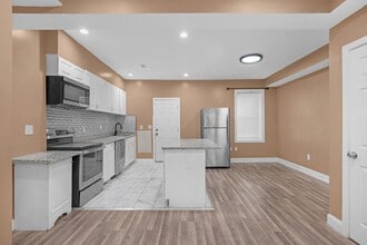 Building Photo - 3 bedroom 1.5 bathroom in Central Park Heights - Poor Credit Considered