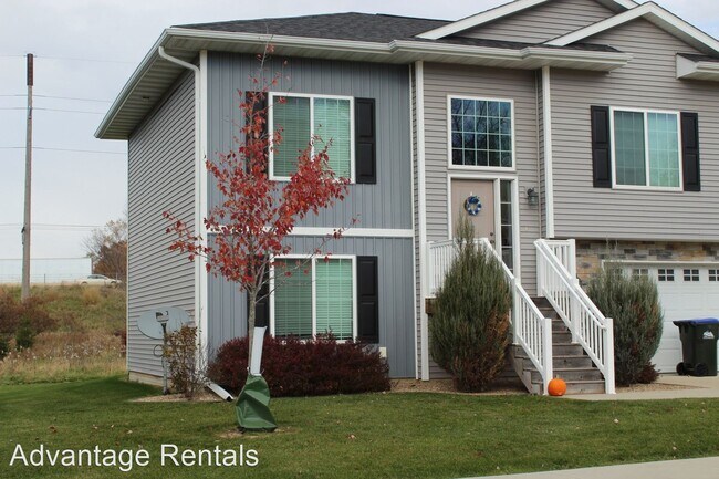 Primary Photo - 4 br, 3 bath House - 1029 Manitou Trail