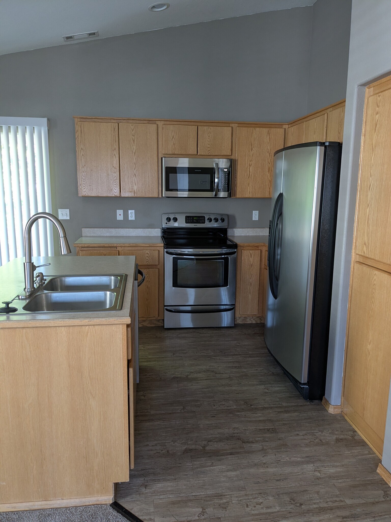 Building Photo - 5105 Hickory Ln
