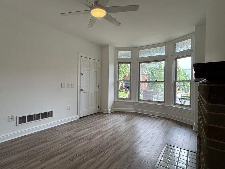 Building Photo - 5474 Black St