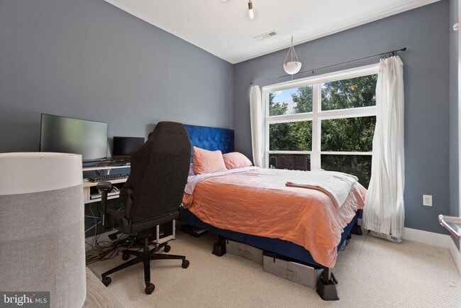 Building Photo - 1111 Orren St NE