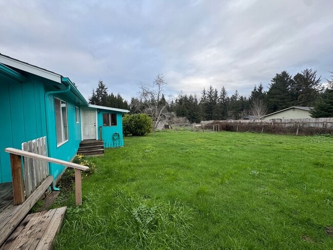 Building Photo - Large, fenced, sunny yard. 3/1.5 in  Azalea Hill location in McKinleyville