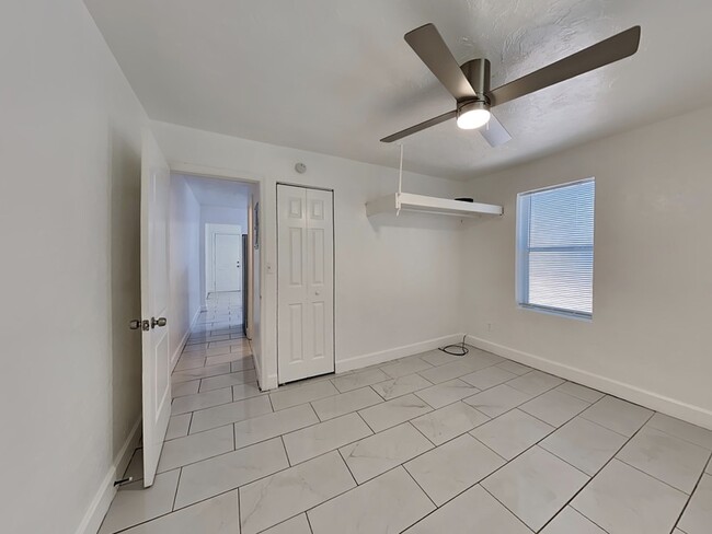 Building Photo - 343 Pleasant St