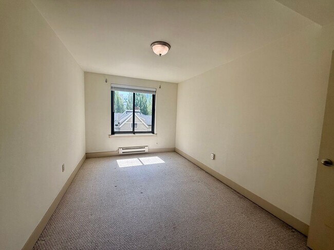 Building Photo - Decatur Condominiums - First Hill