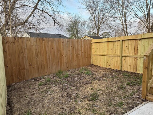 Building Photo - 4923 Pederson St