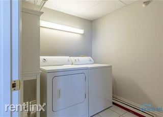 Building Photo - 1 br, 2 bath House - 110 Ottawa St Apt 3C