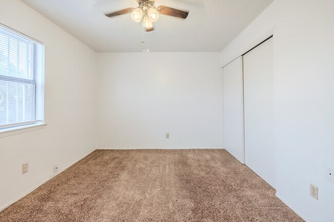 Building Photo - 10724 Onyxstone St