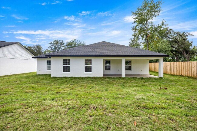 Building Photo - Beautiful New Home in Prime Summerfield Lo...