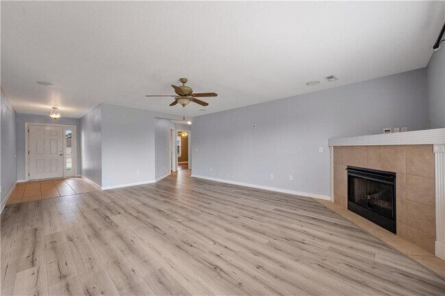 Building Photo - 3509 SW Carriageway Ave