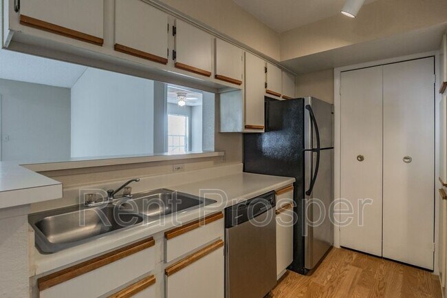 Building Photo - 4367 Thornbriar Ln