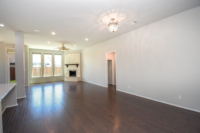 Building Photo - 2107 Blossomcrown Dr