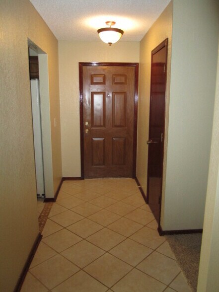 Building Photo - 2701 Pennington Ave