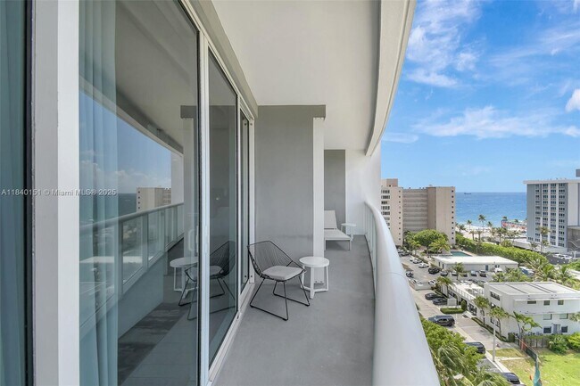 Building Photo - 3101 Bayshore Dr