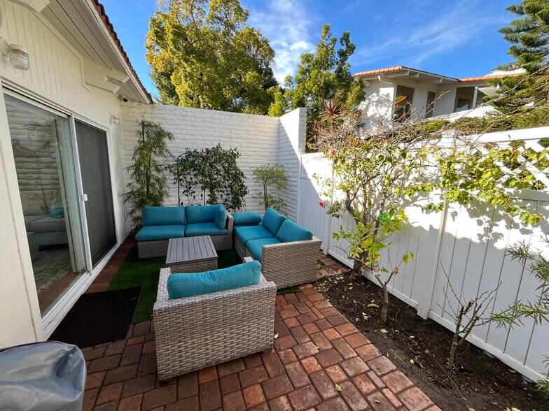 Outdoor Private Patio Area - 7193 Estrella de Mar Rd