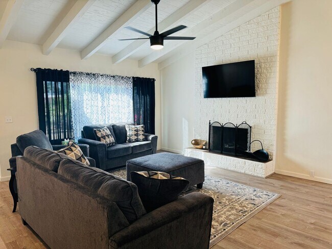 Building Photo - WINTER VACATION RENTAL: Newly Updated 3-Bedroom Home by the River with RV Parking